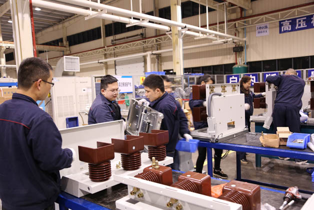 凌晨3點(diǎn)，威勝電氣車(chē)間燈火通明，究竟發(fā)生了什么？