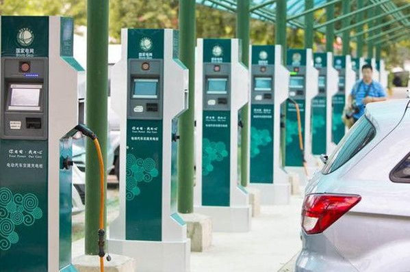 湖南加快電動汽車充電樁建設 力爭長株潭城市核心區公共充電設施服務半徑小于1公里